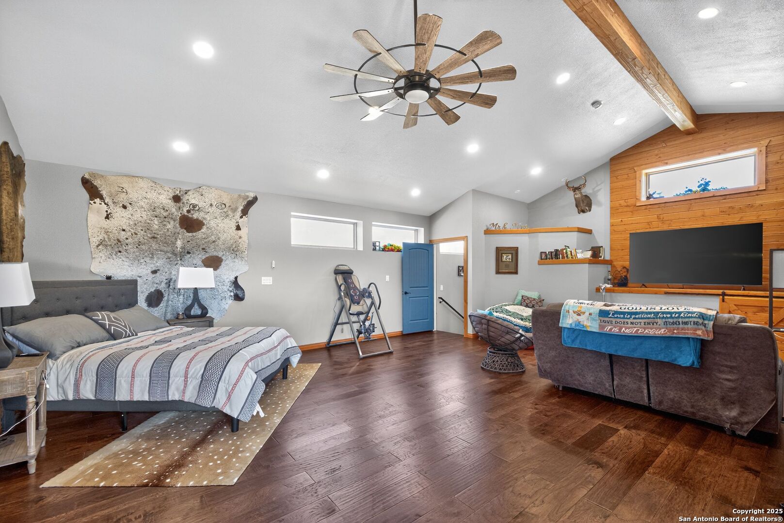 1081 English Hollow Bandera TX 78003