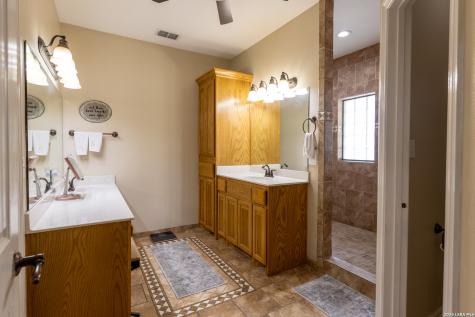 146 Lakeview Trace Three Rivers TX 78071