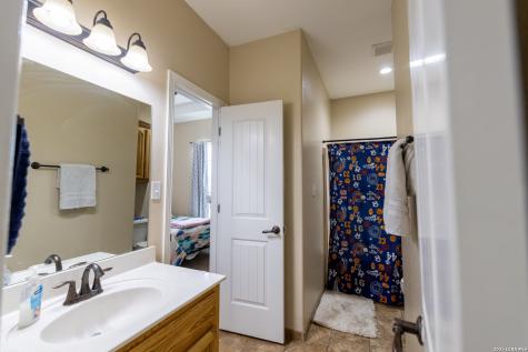 146 Lakeview Trace Three Rivers TX 78071