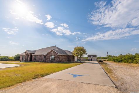 146 Lakeview Trace Three Rivers TX 78071