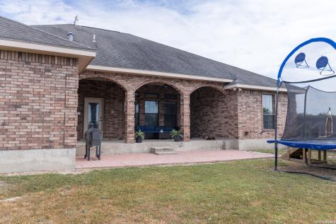 146 Lakeview Trace Three Rivers TX 78071