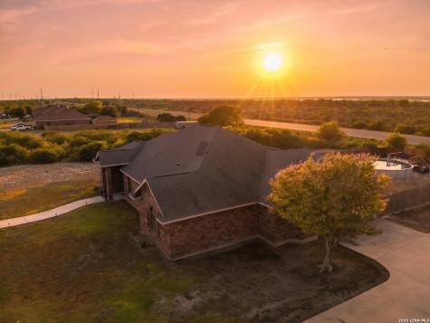 146 Lakeview Trace Three Rivers TX 78071