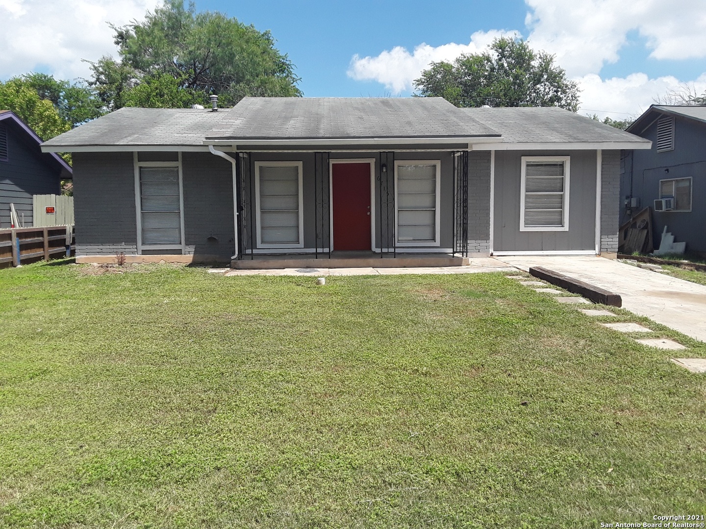 6715 Middle Oaks Drive San Antonio TX 78227