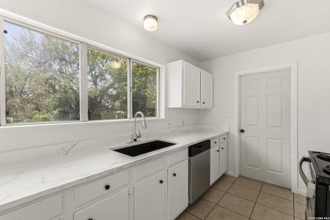 2911 Eagle Ridge San Antonio TX 78228