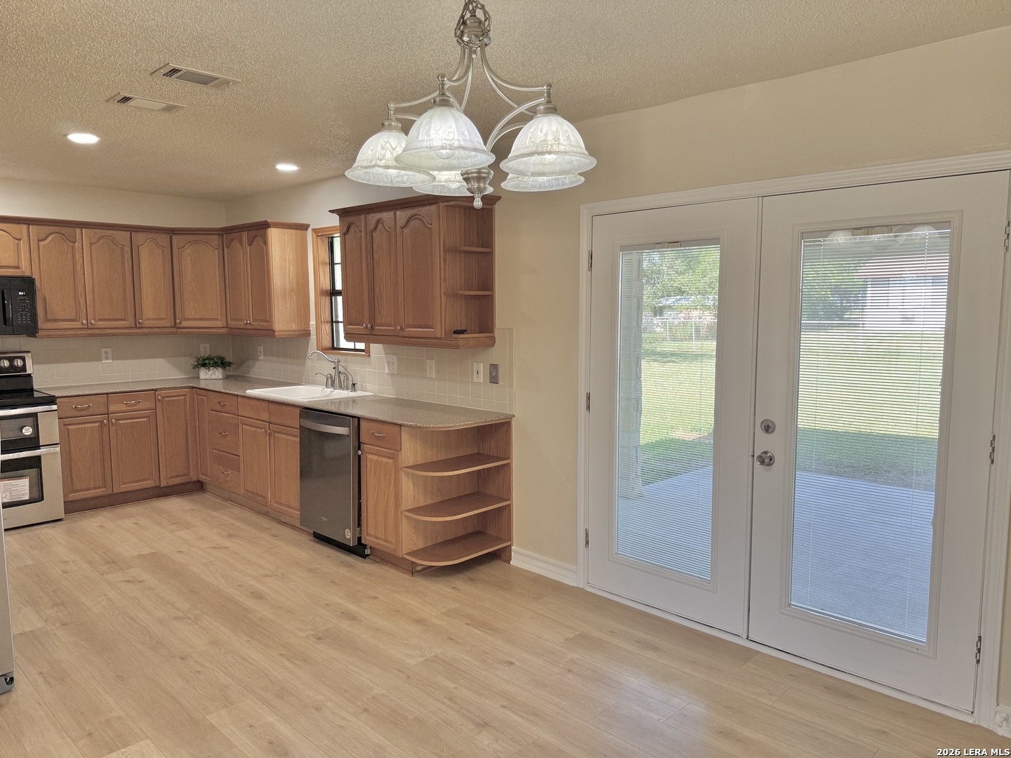 512 S Park Karnes City TX 78118