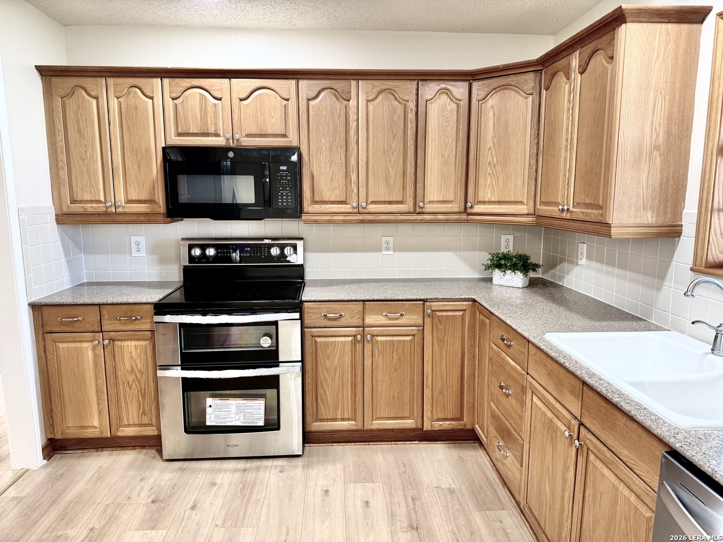 512 S Park Karnes City TX 78118