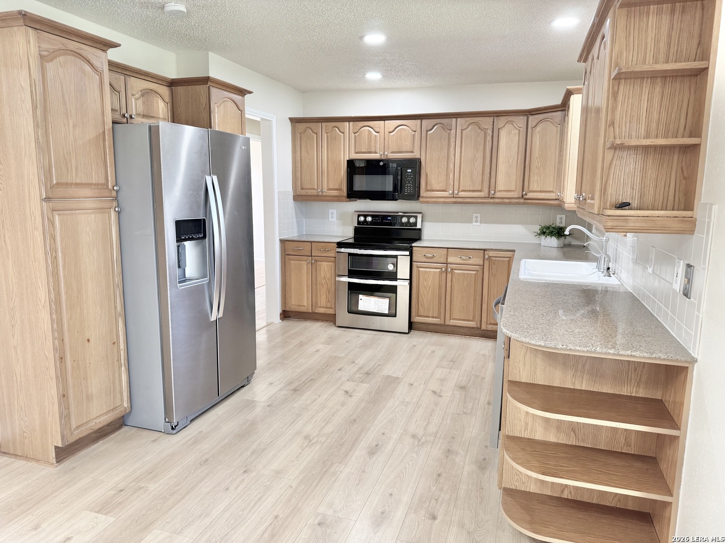 512 S Park Karnes City TX 78118