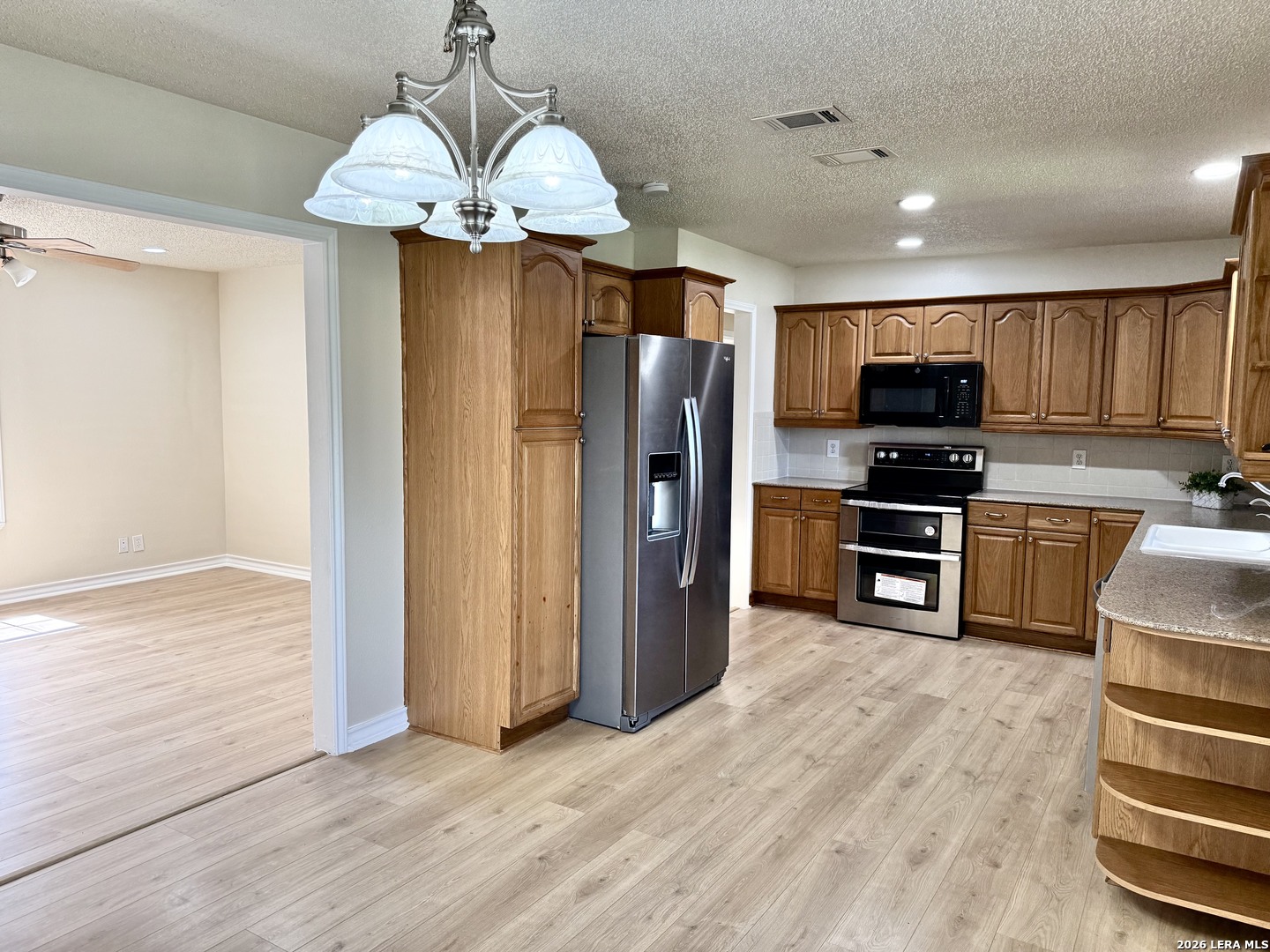 512 S Park Karnes City TX 78118