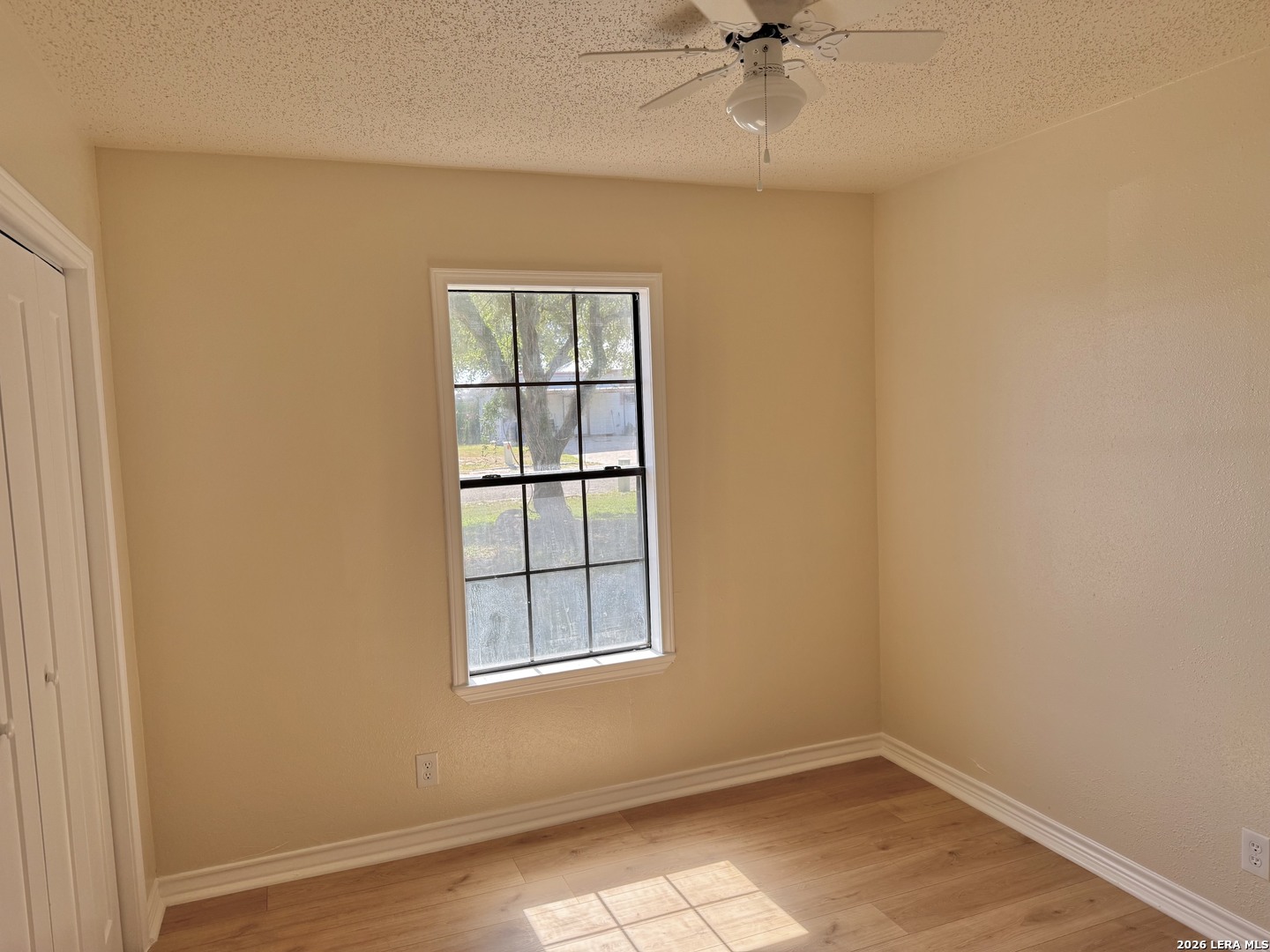 512 S Park Karnes City TX 78118