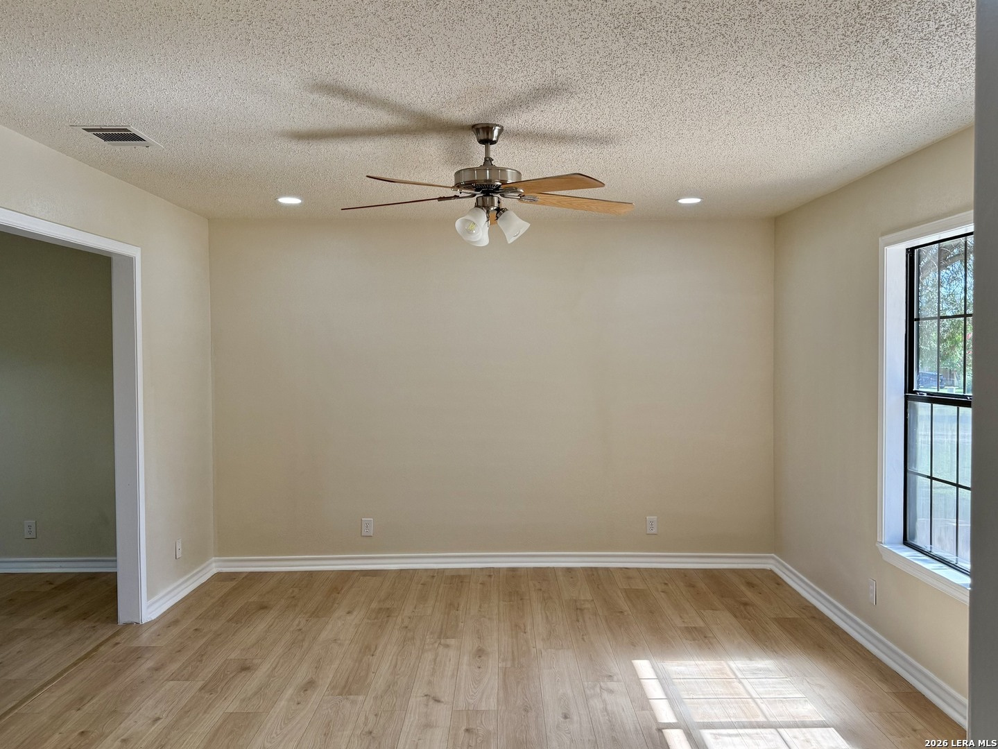 512 S Park Karnes City TX 78118