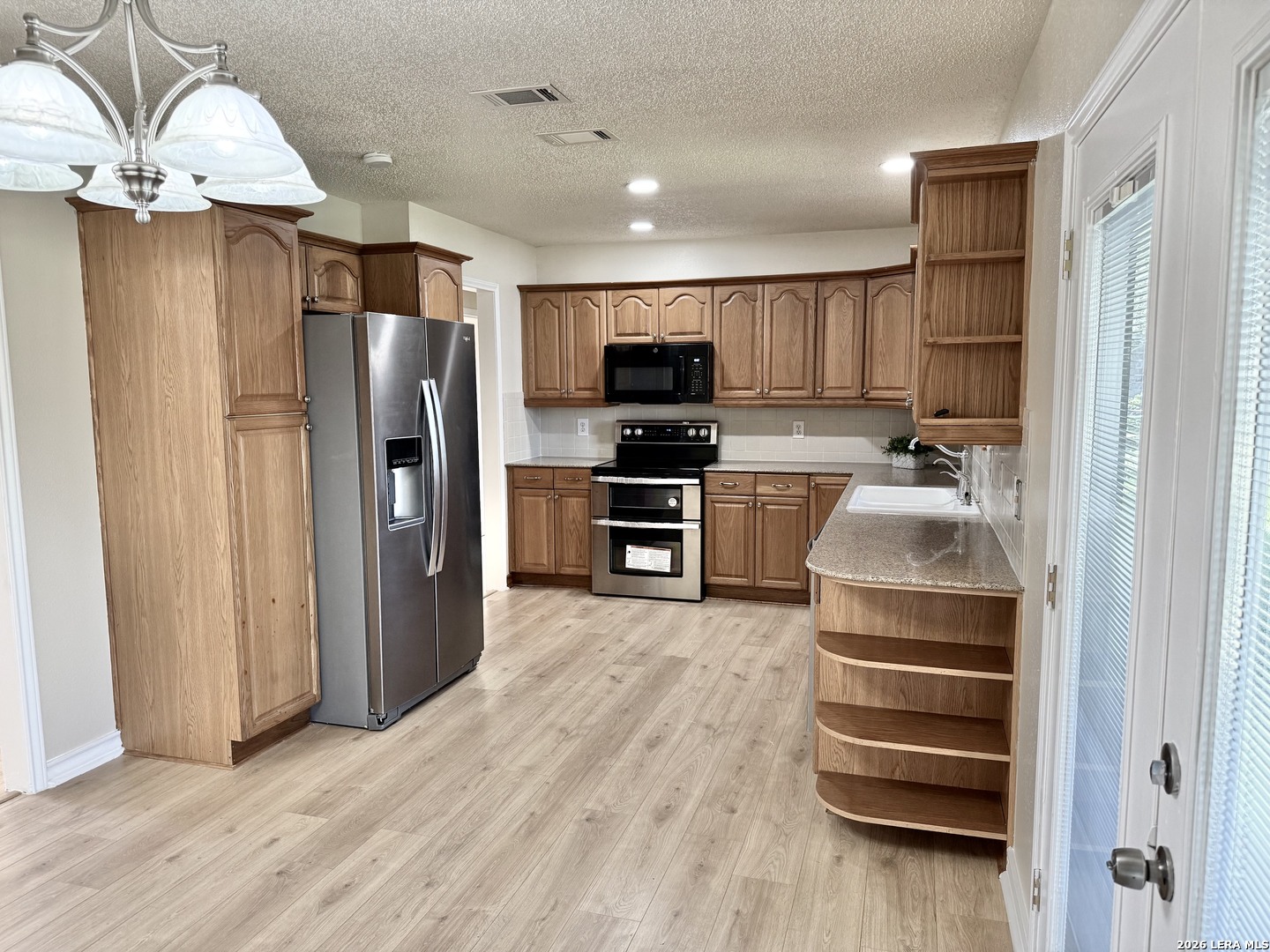 512 S Park Karnes City TX 78118