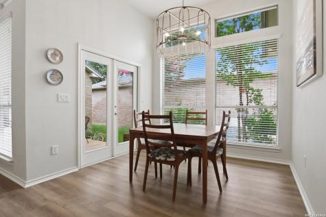 25 Stoneleigh Way San Antonio TX 78218