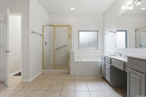 25 Stoneleigh Way San Antonio TX 78218