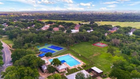 25 Stoneleigh Way San Antonio TX 78218