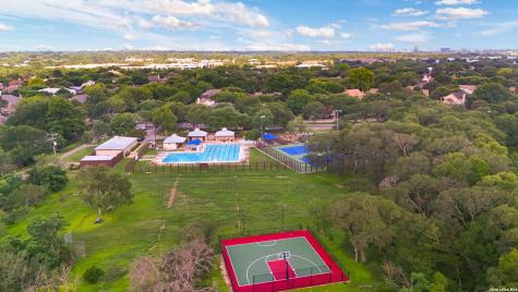 25 Stoneleigh Way San Antonio TX 78218