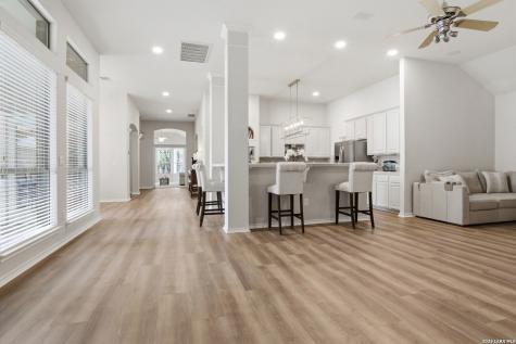 25 Stoneleigh Way San Antonio TX 78218