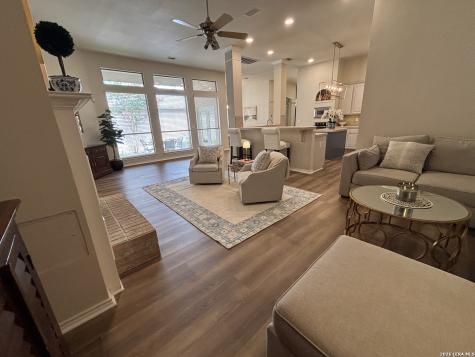 25 Stoneleigh Way San Antonio TX 78218