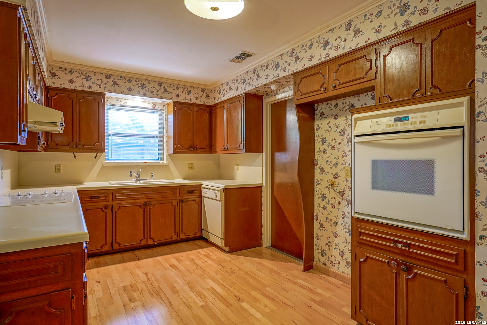 5645 Parkcrest Drive Windcrest TX 78239