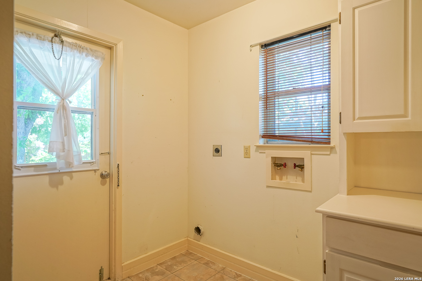 5645 Parkcrest Drive Windcrest TX 78239