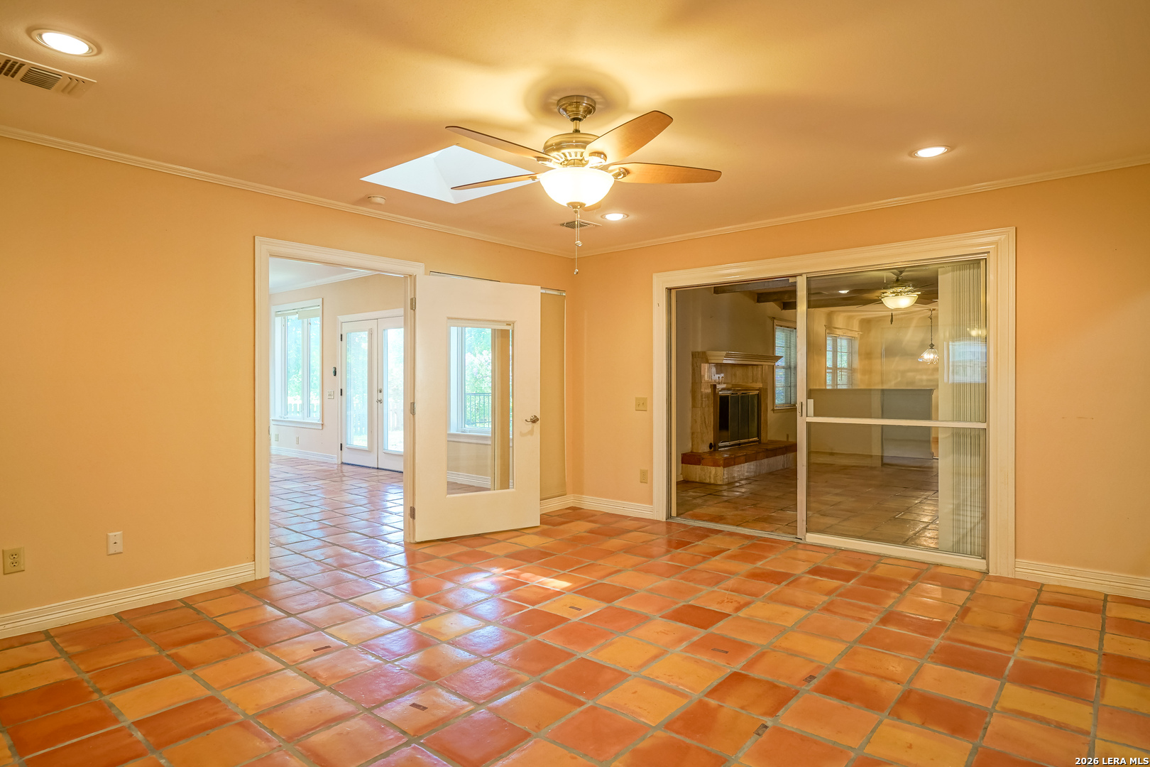 5645 Parkcrest Drive Windcrest TX 78239