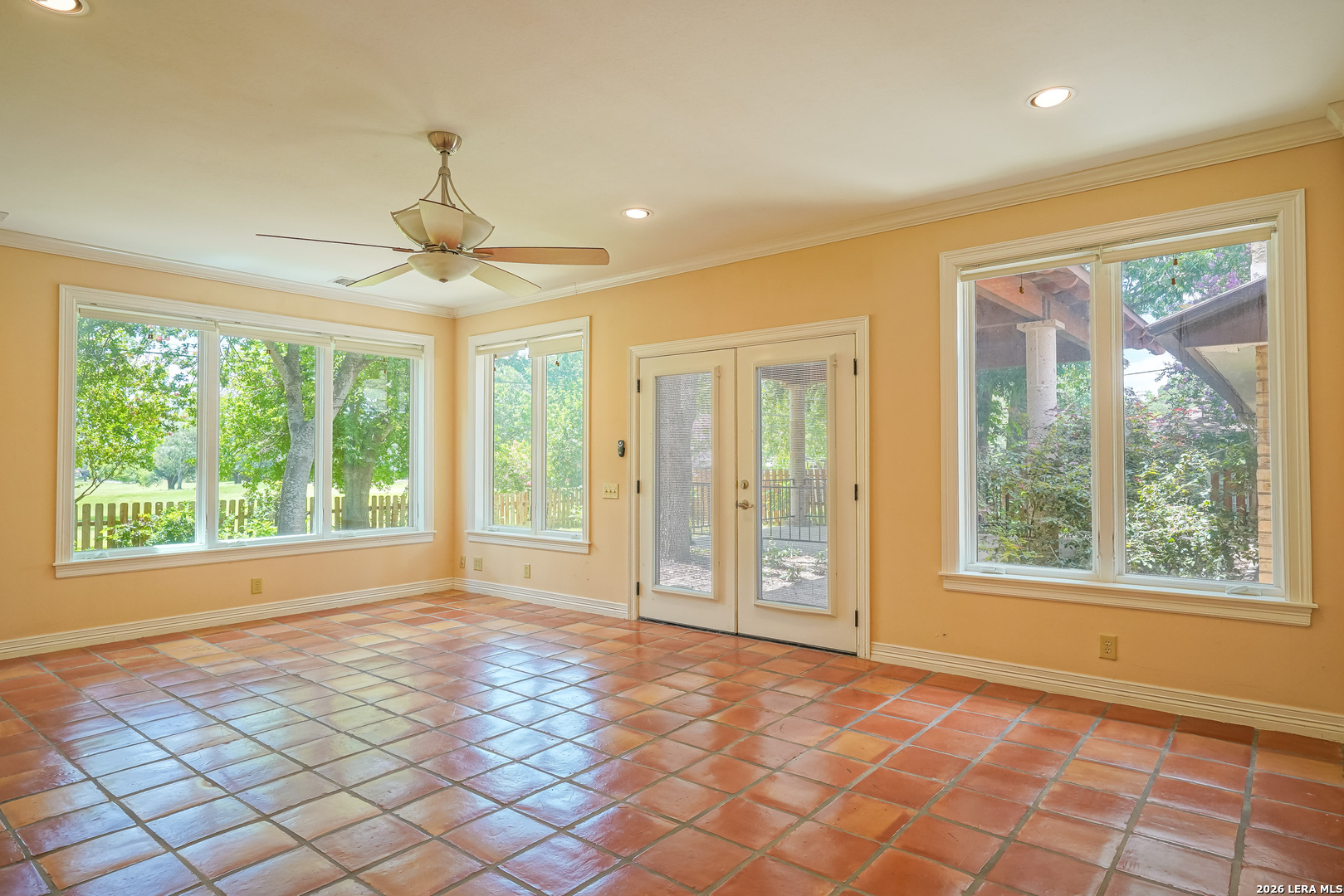 5645 Parkcrest Drive Windcrest TX 78239
