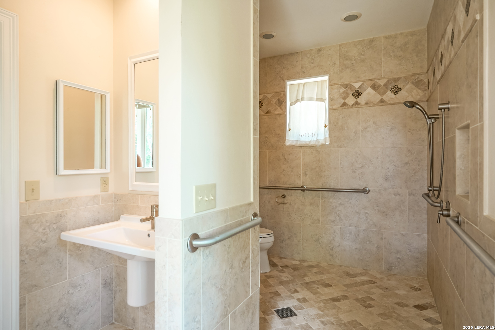 5645 Parkcrest Drive Windcrest TX 78239