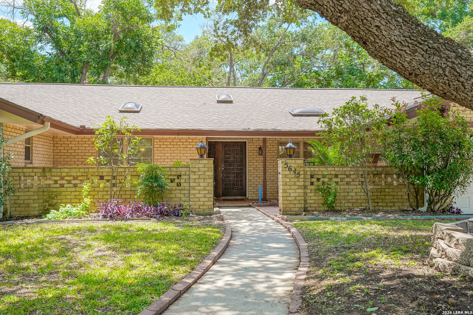 5645 Parkcrest Drive Windcrest TX 78239