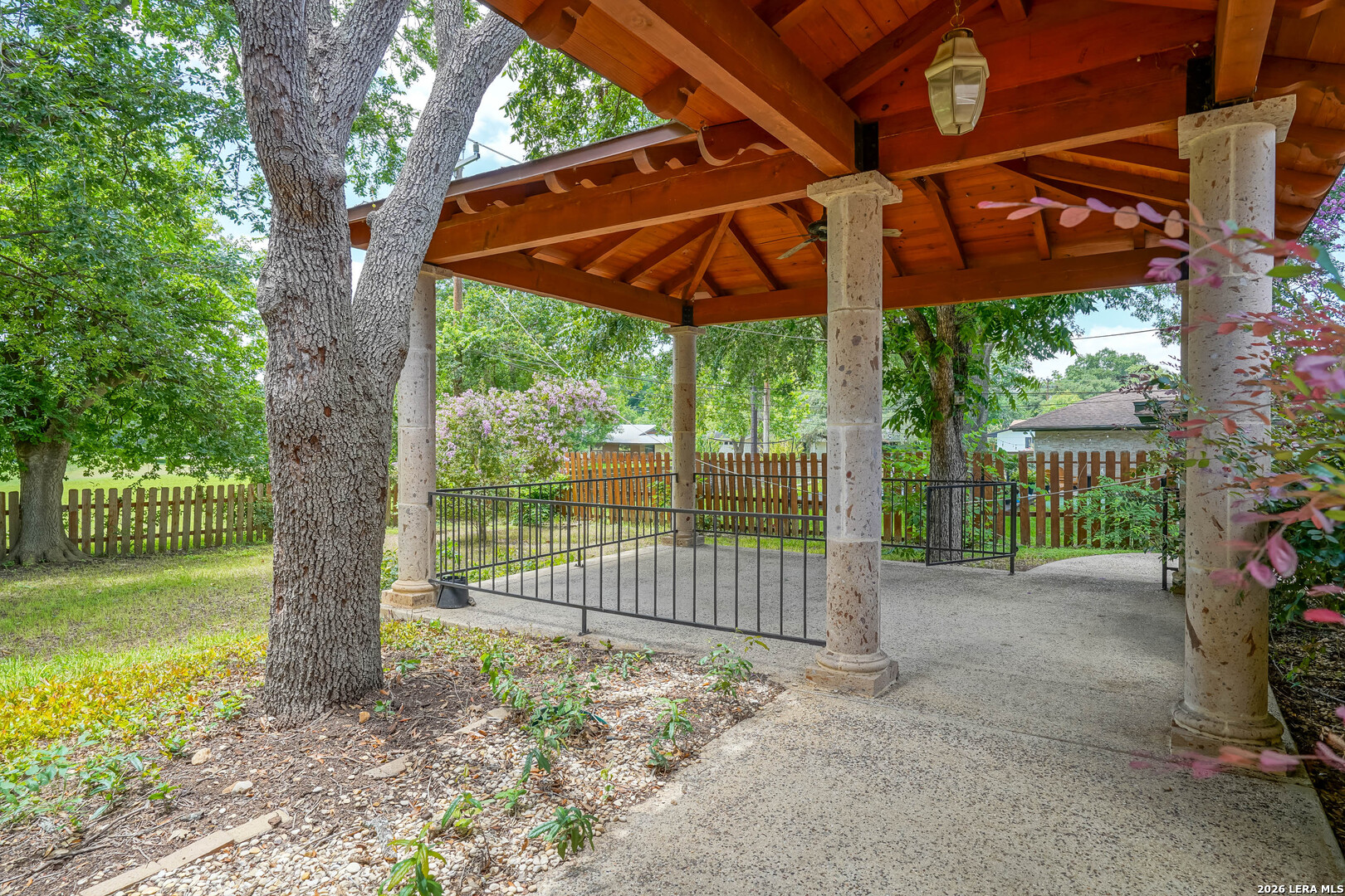 5645 Parkcrest Drive Windcrest TX 78239