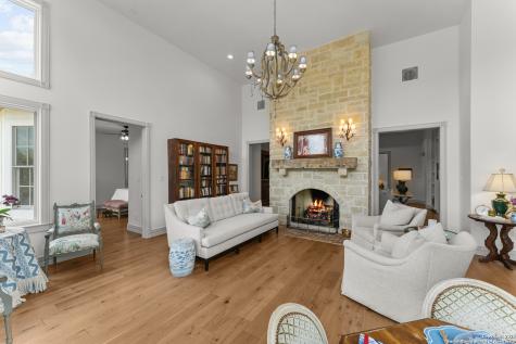 149 Bridgewater La Vernia TX 78121