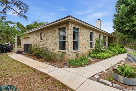 707 Oakridge Lane Pipe Creek TX 78063