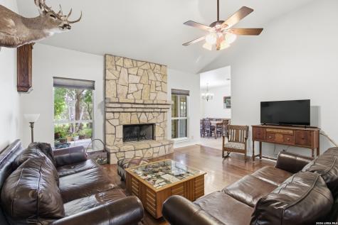 707 Oakridge Lane Pipe Creek TX 78063
