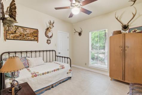 707 Oakridge Lane Pipe Creek TX 78063