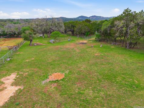 707 Oakridge Lane Pipe Creek TX 78063