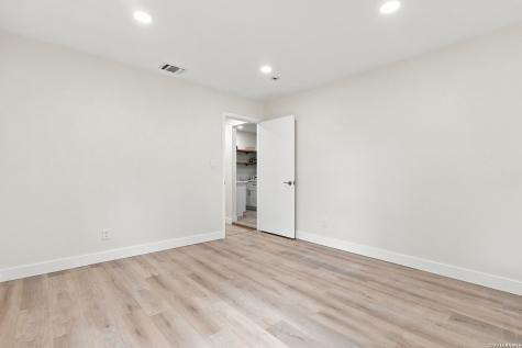 214 Shadywood Lane San Antonio TX 78216