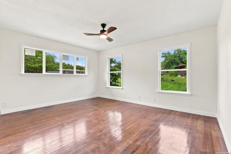 214 Shadywood Lane San Antonio TX 78216