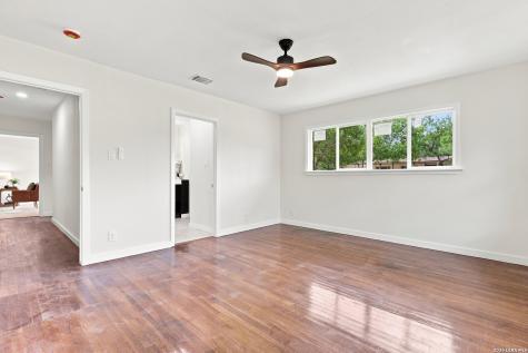 214 Shadywood Lane San Antonio TX 78216