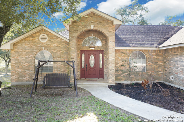 711 Eagle Creek Drive Floresville TX 78114