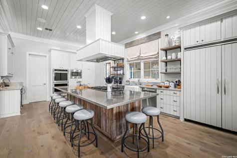 425 Terminal Loop Road Mcqueeney TX 78123