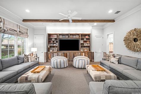 425 Terminal Loop Road Mcqueeney TX 78123
