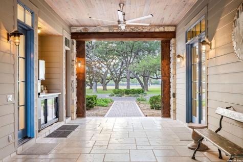 425 Terminal Loop Road Mcqueeney TX 78123