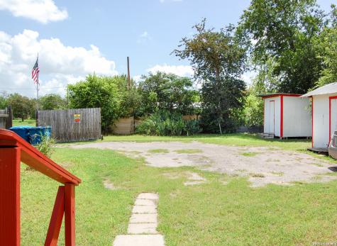 201 S Alta Vista Street Beeville TX 78102
