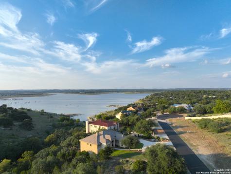 415 Scarlet Canyon Lake TX 78133