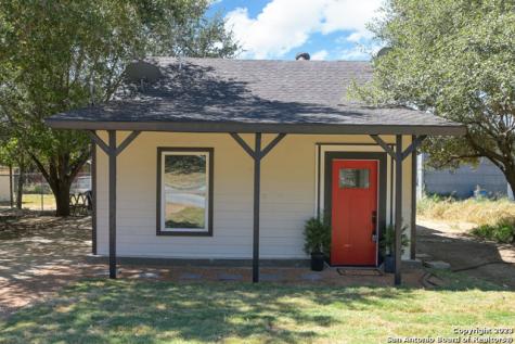 806 Crockett Street Pleasanton TX 78064