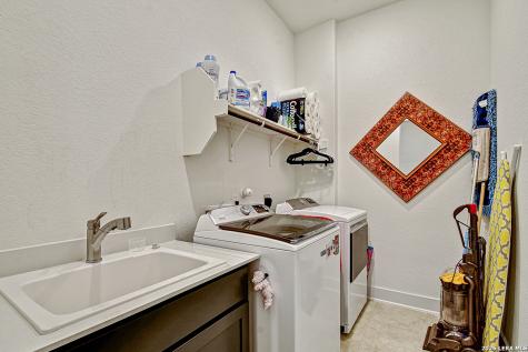 422 Corwin Cibolo TX 78108