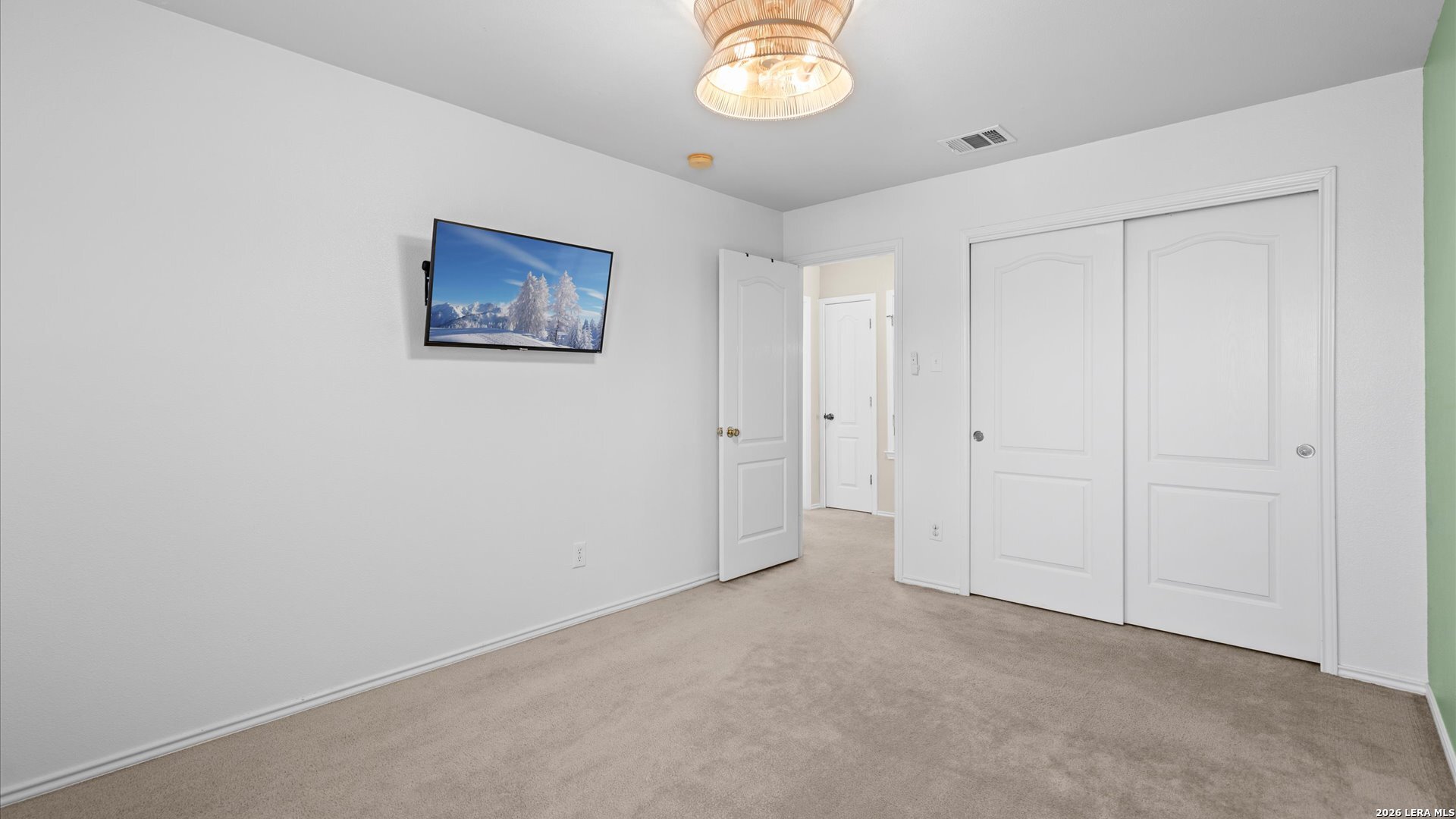 9019 Lilac Universal City TX 78148