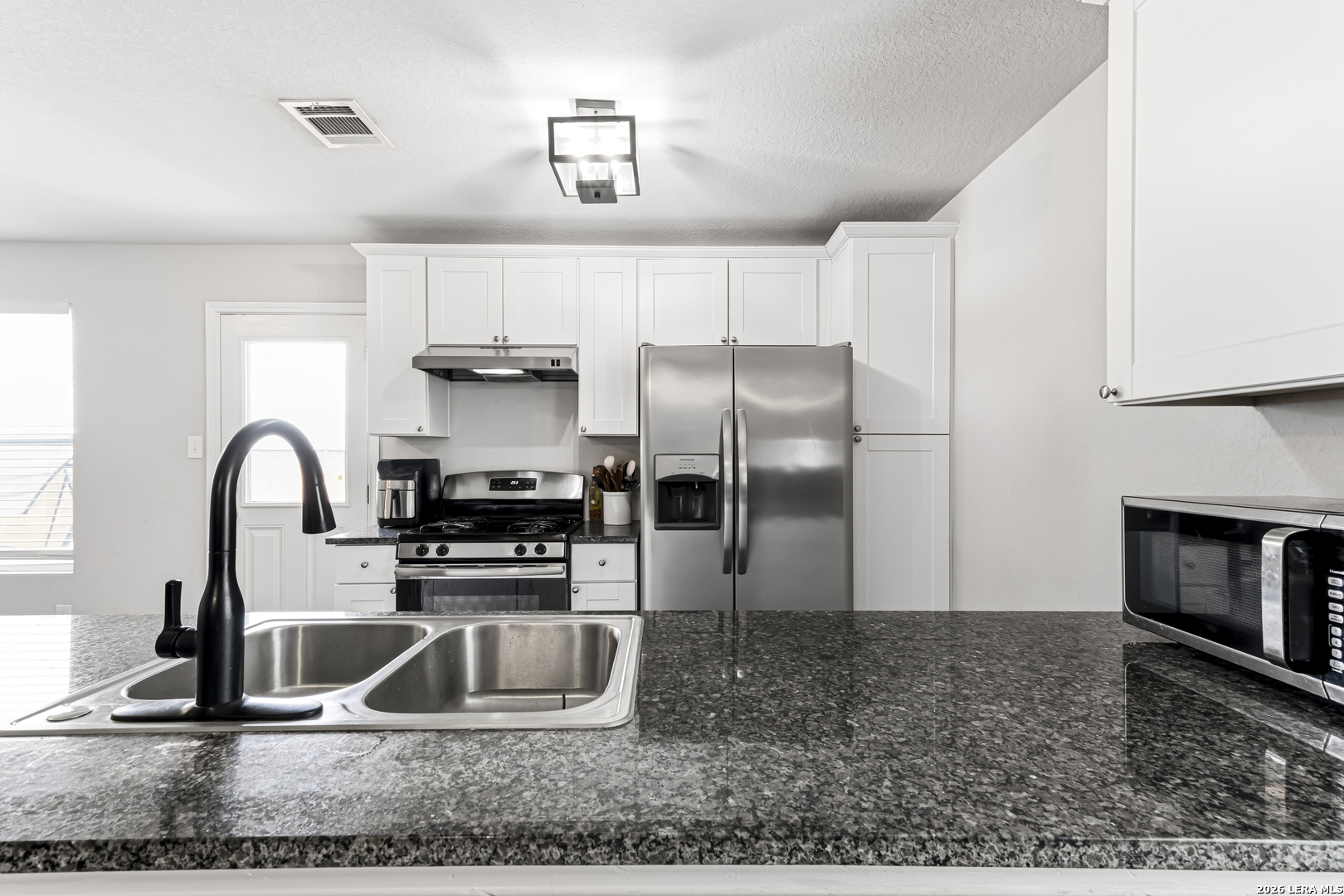 3822 Carducci Drive Converse TX 78109