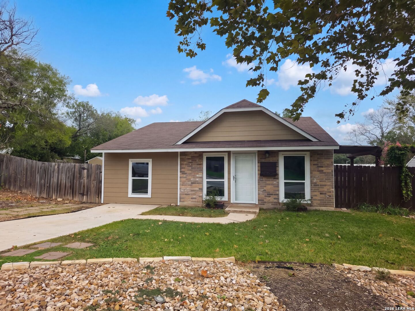 8703 Park Meadows Converse TX 78109