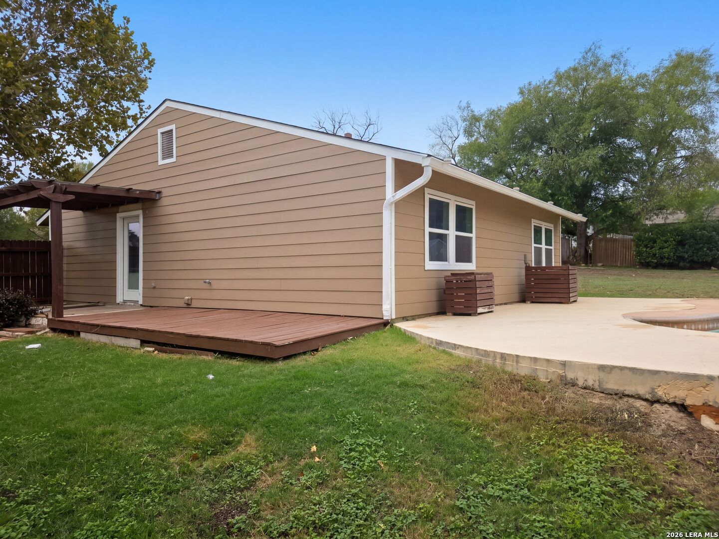 8703 Park Meadows Converse TX 78109