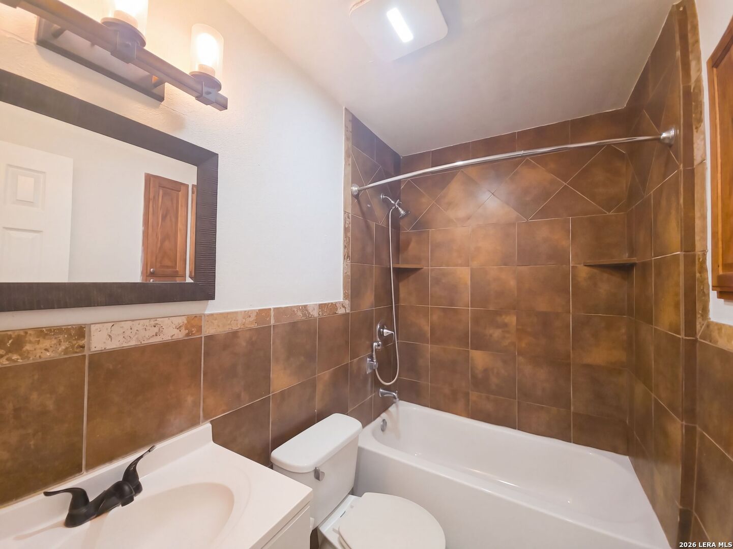 8703 Park Meadows Converse TX 78109