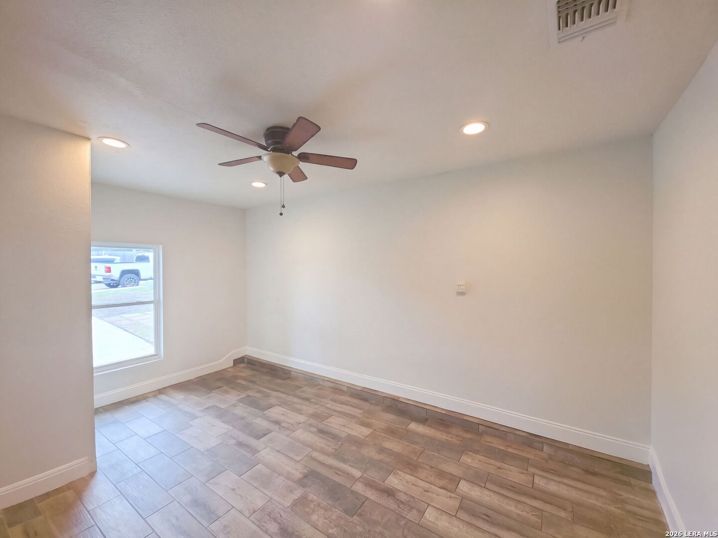 8703 Park Meadows Converse TX 78109
